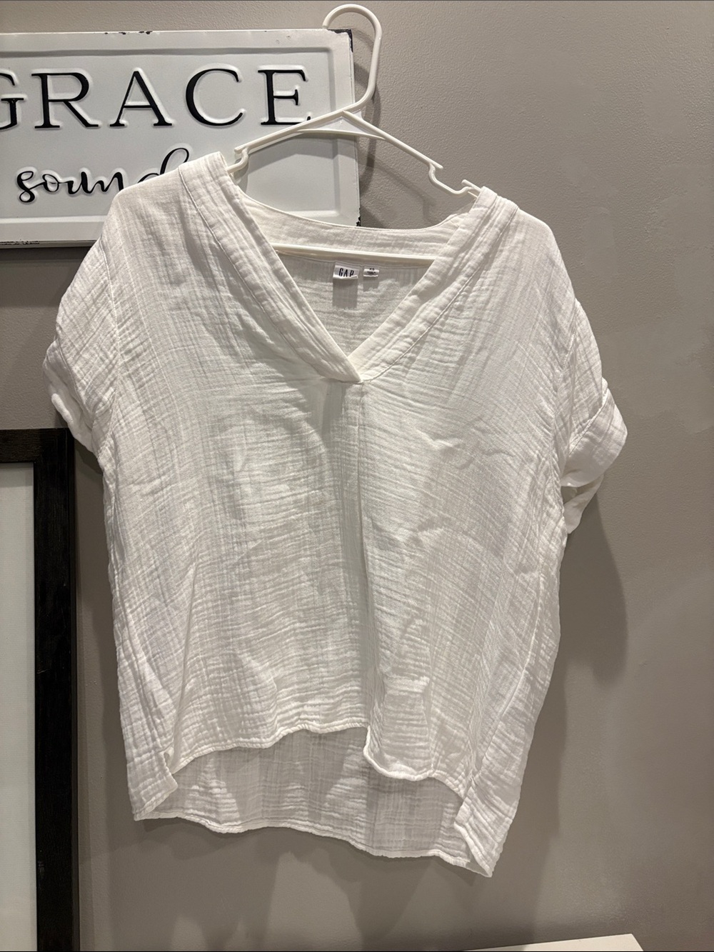 GAP White Crinkled V-Neck Short-Sleeve Tunic